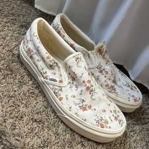 Floral van slip ons